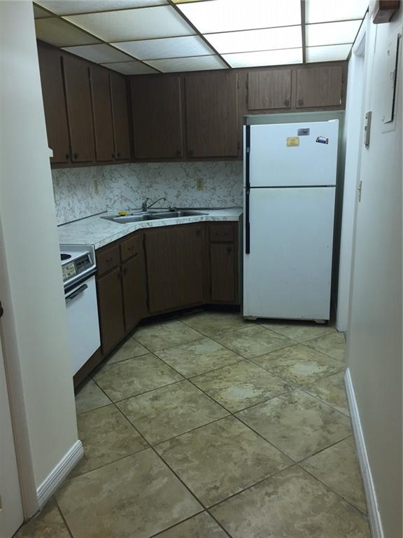 OAKLAND GROVE VILLAGE - Residential