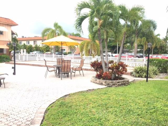 OAKLAND GROVE VILLAGE - Residential