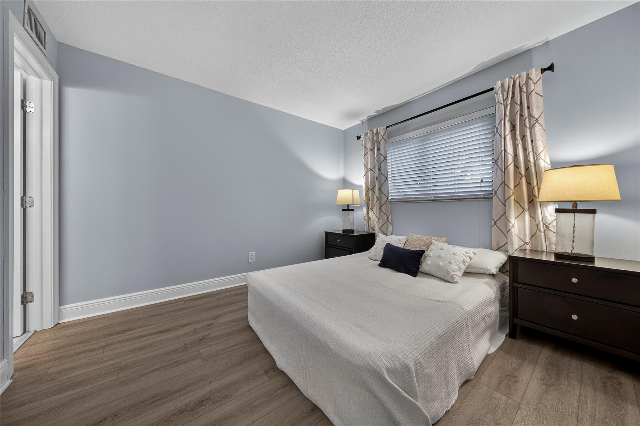 Middle River Homes Condo - Residential