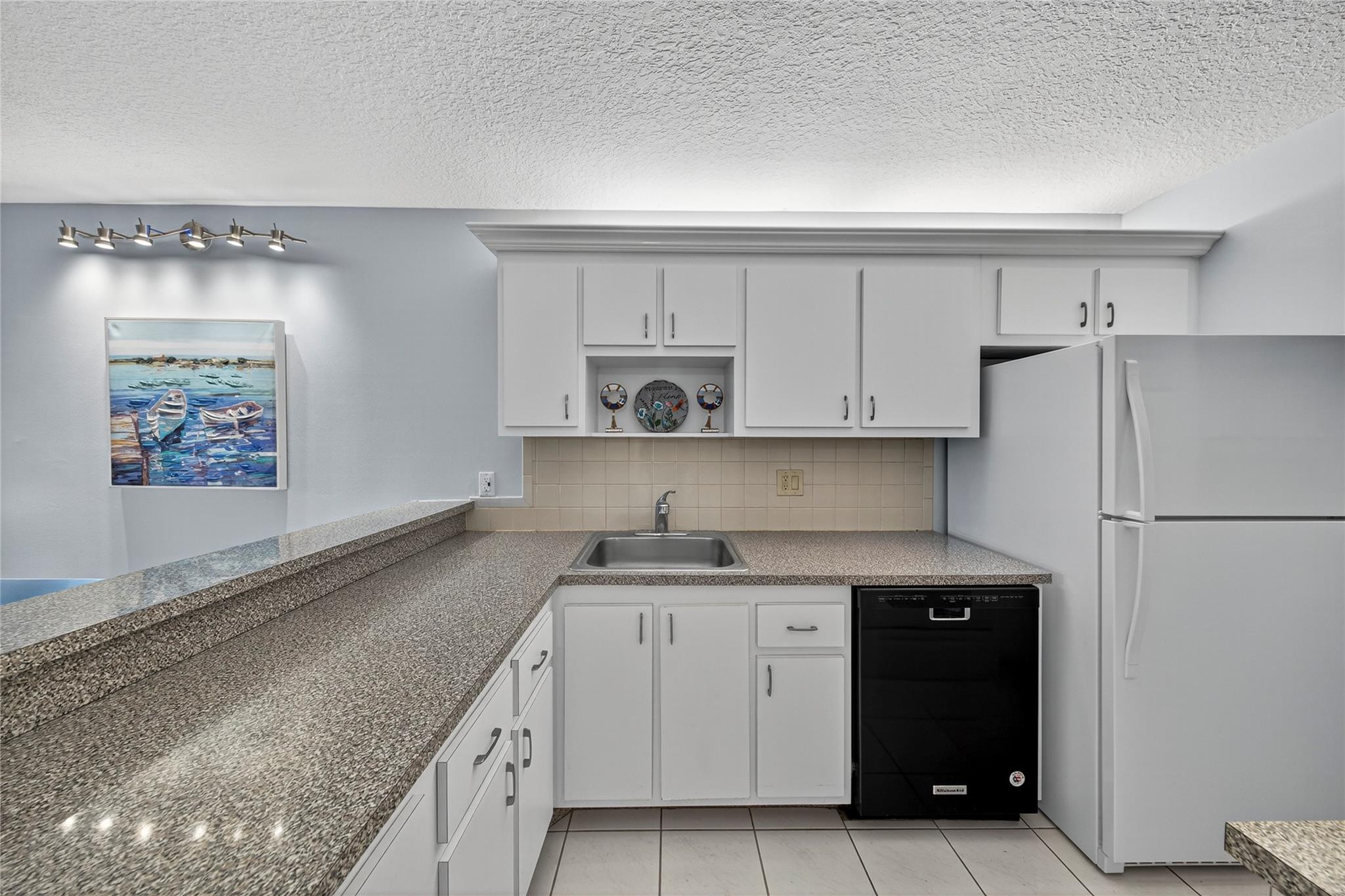 Middle River Homes Condo - Residential