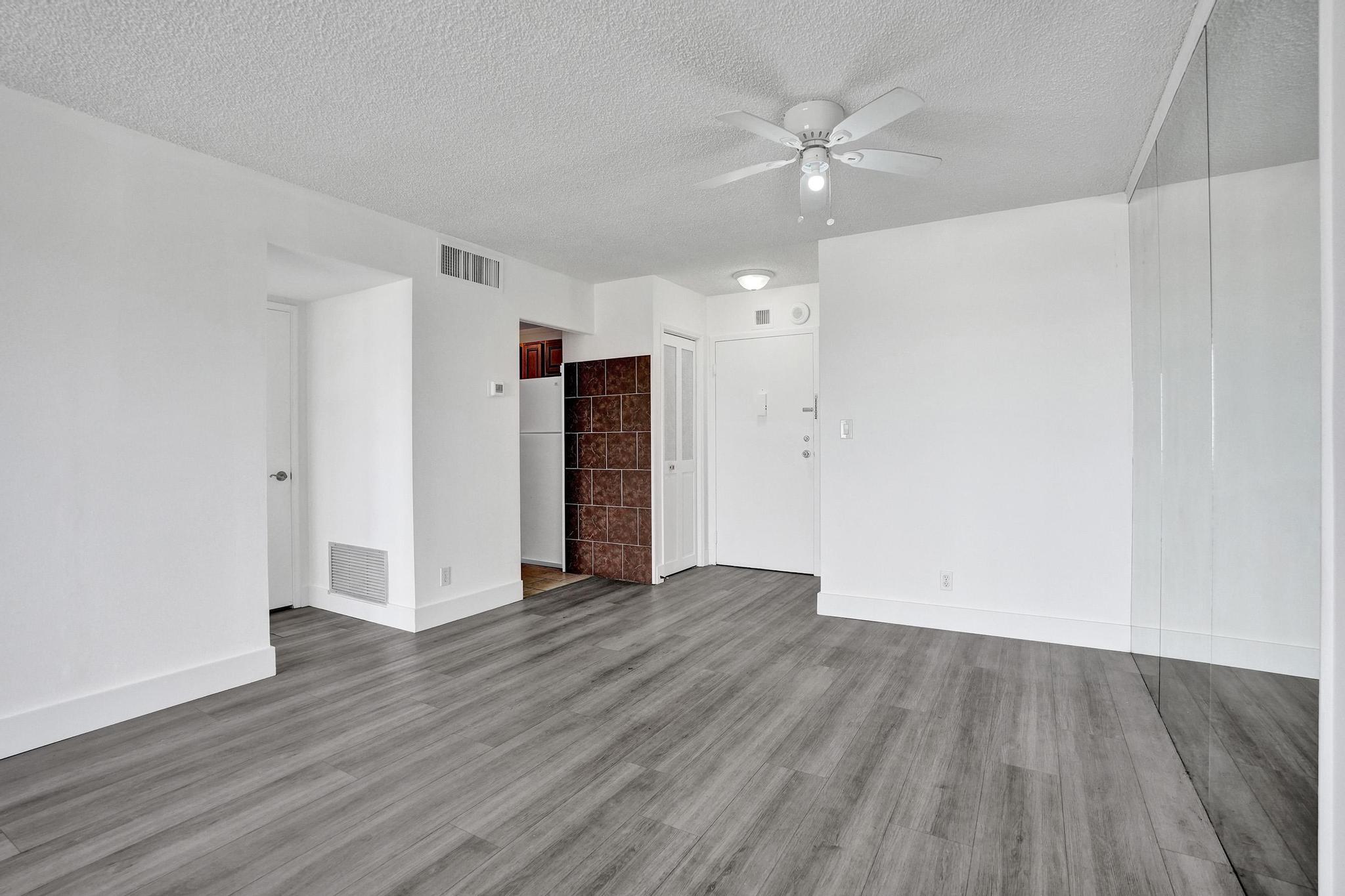 VICTORIA PARK TOWER CONDO - Residential Lease