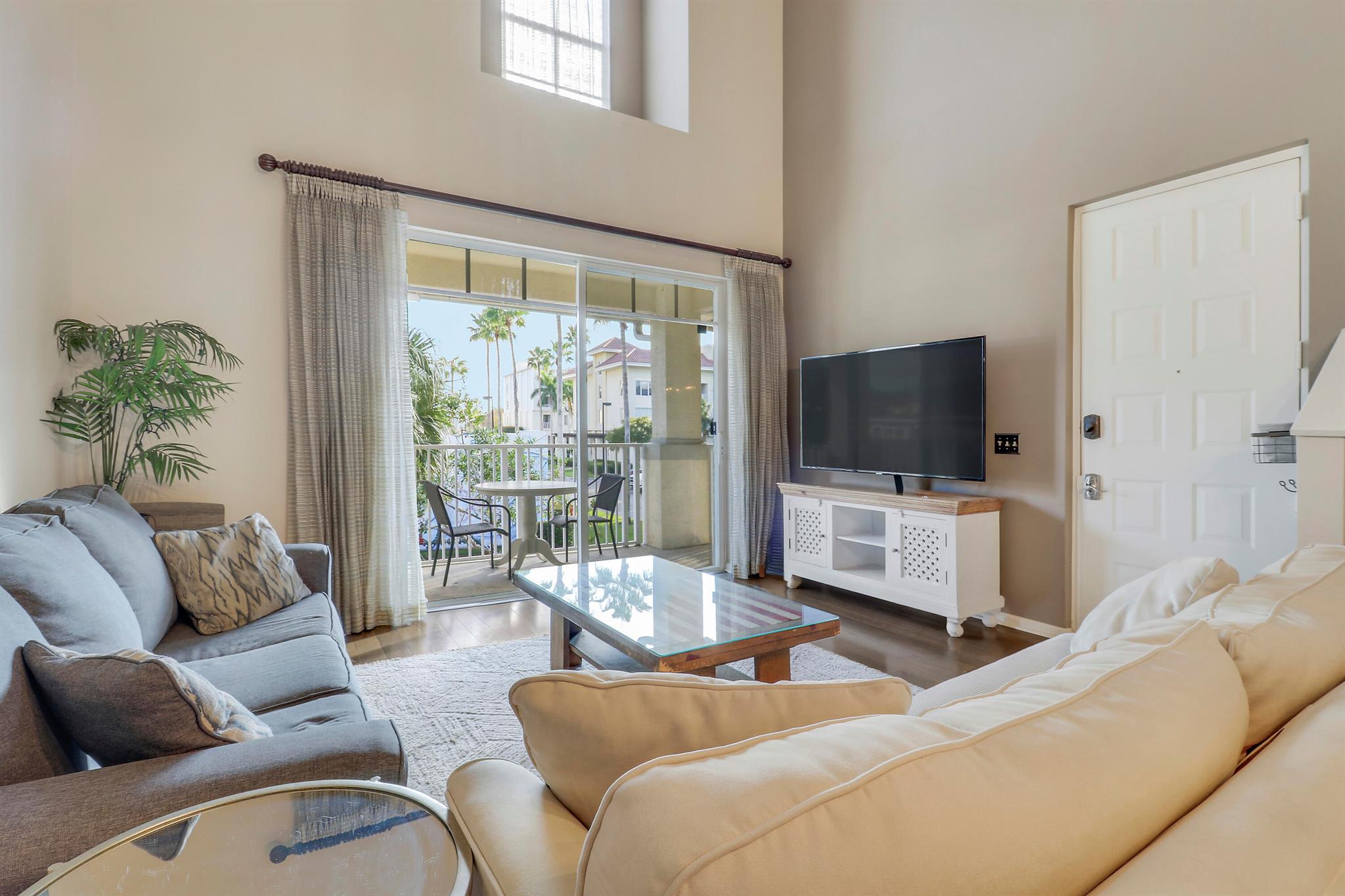 VILLAGE AT ABACOA CONDO - Residential Lease