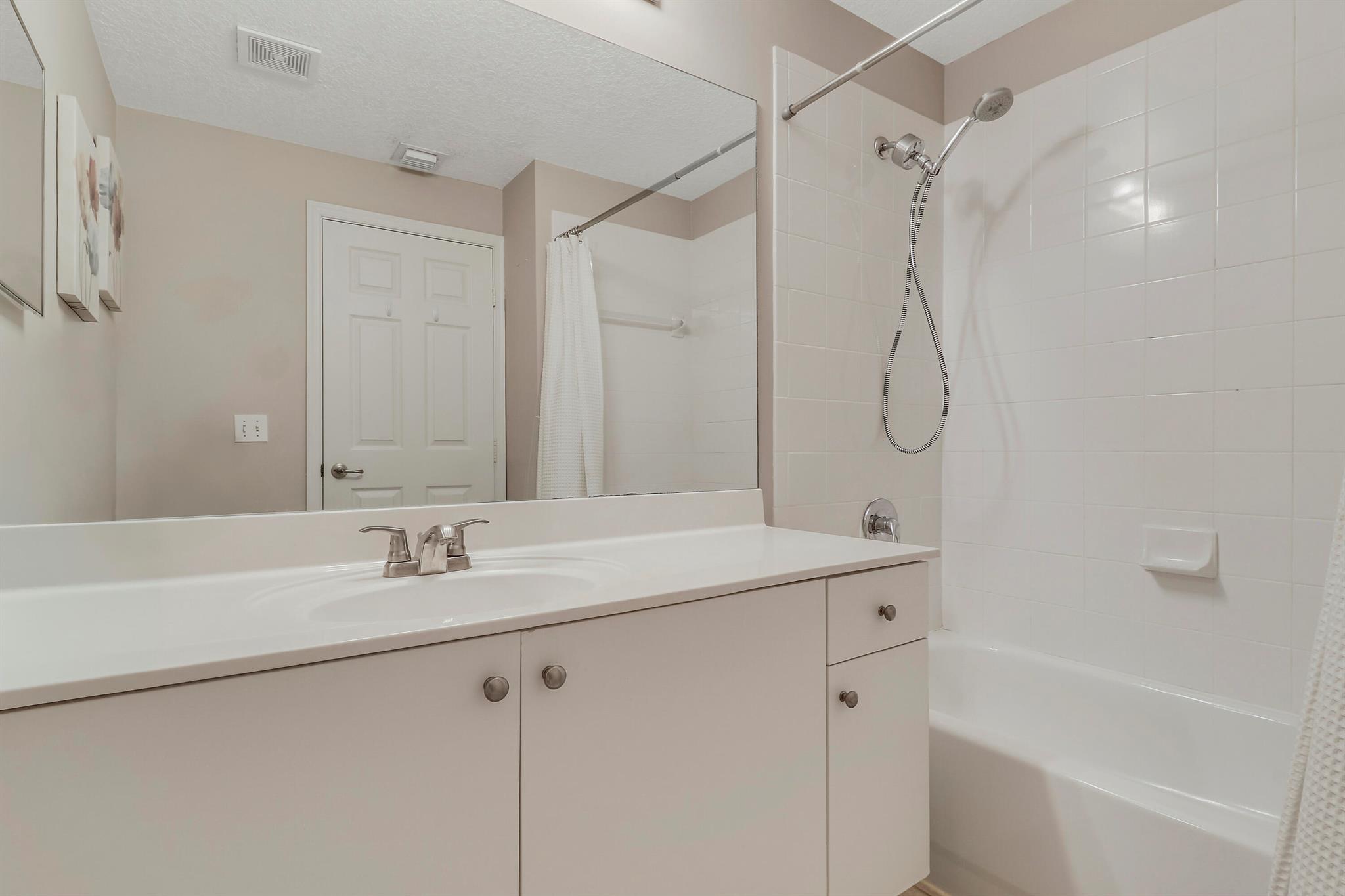 VILLAGE AT ABACOA CONDO - Residential Lease