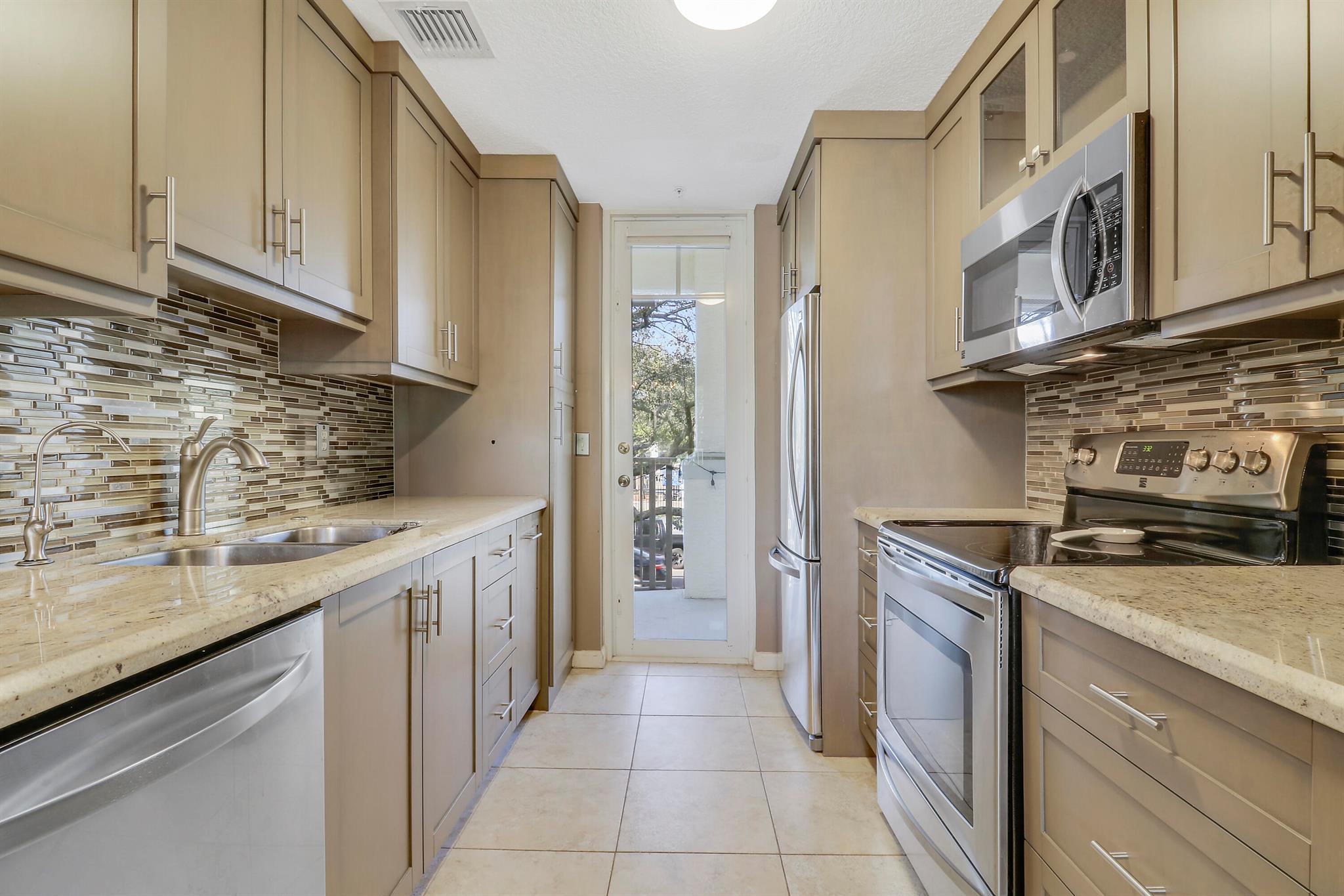 VILLAGE AT ABACOA CONDO - Residential Lease