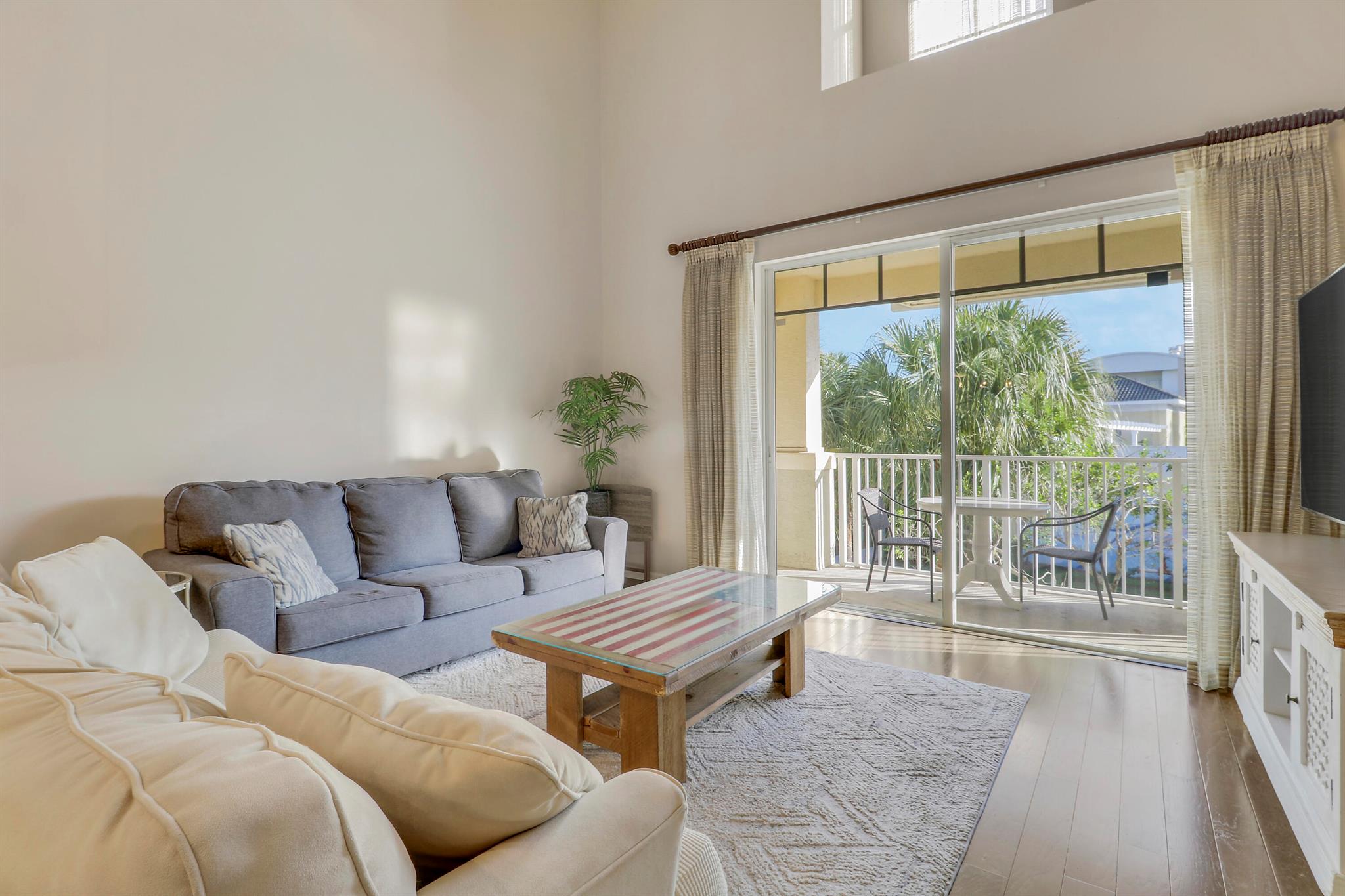 VILLAGE AT ABACOA CONDO - Residential Lease