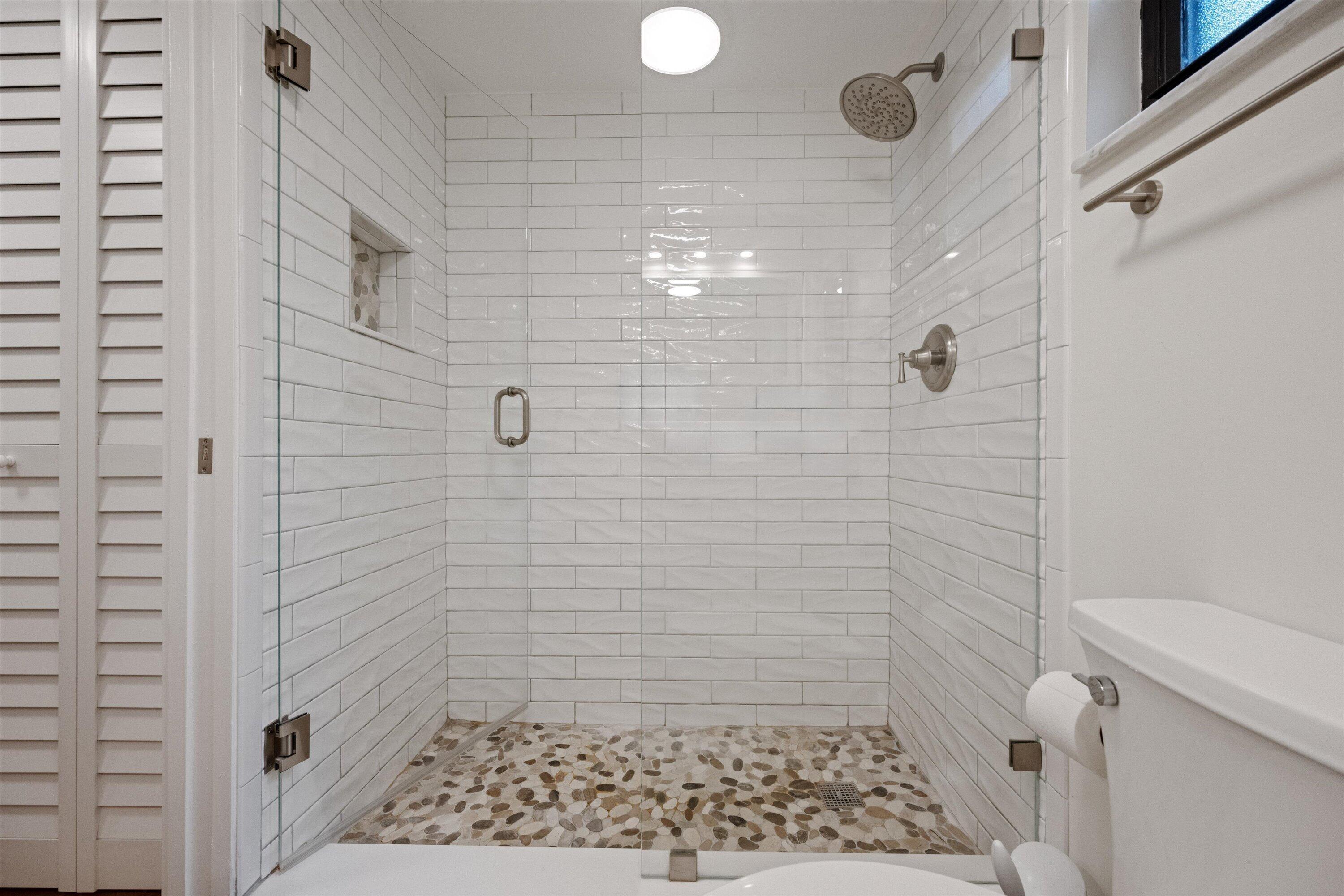 BAGATTELLE CONDO - Residential Lease