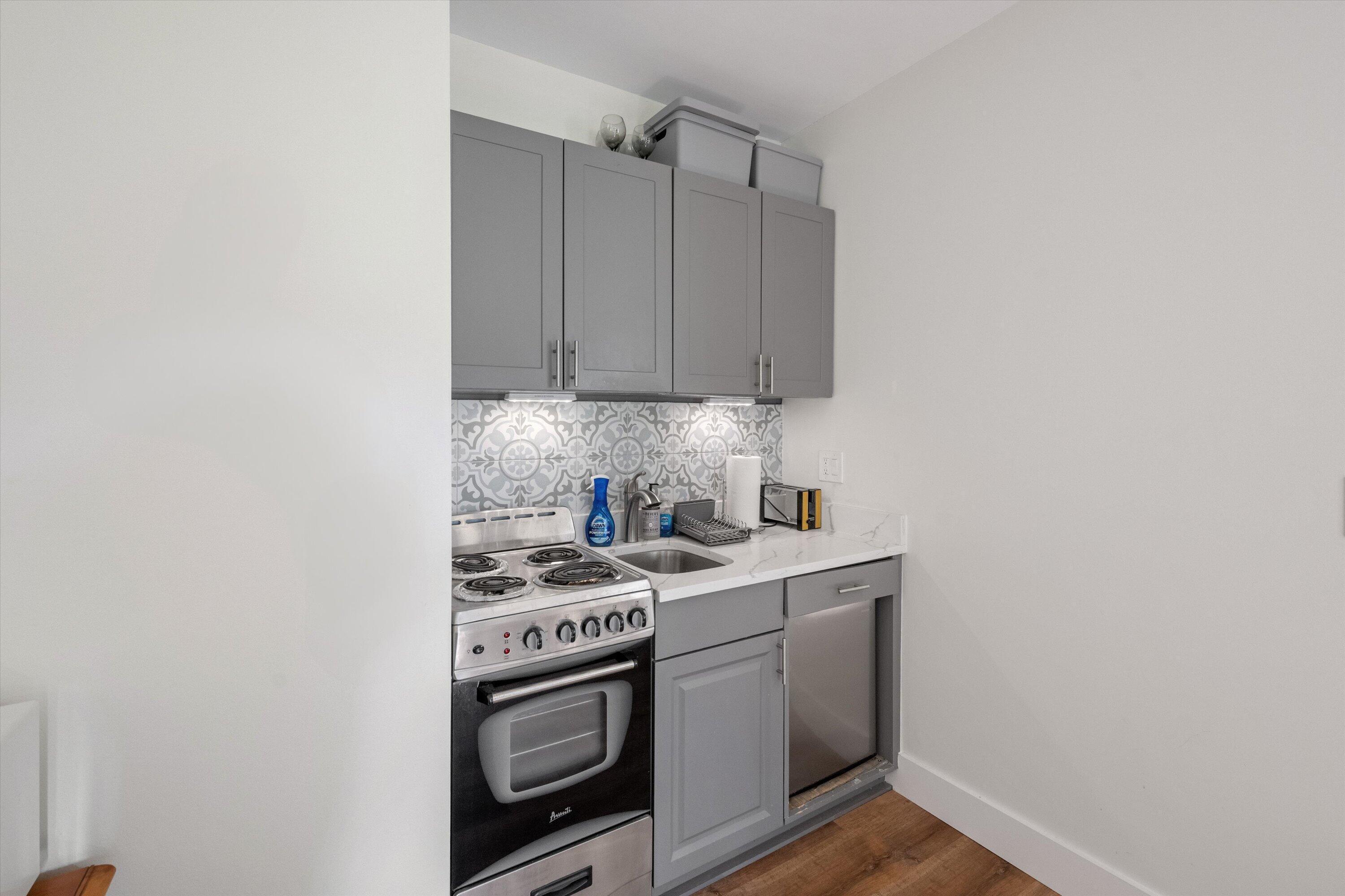 BAGATTELLE CONDO - Residential Lease