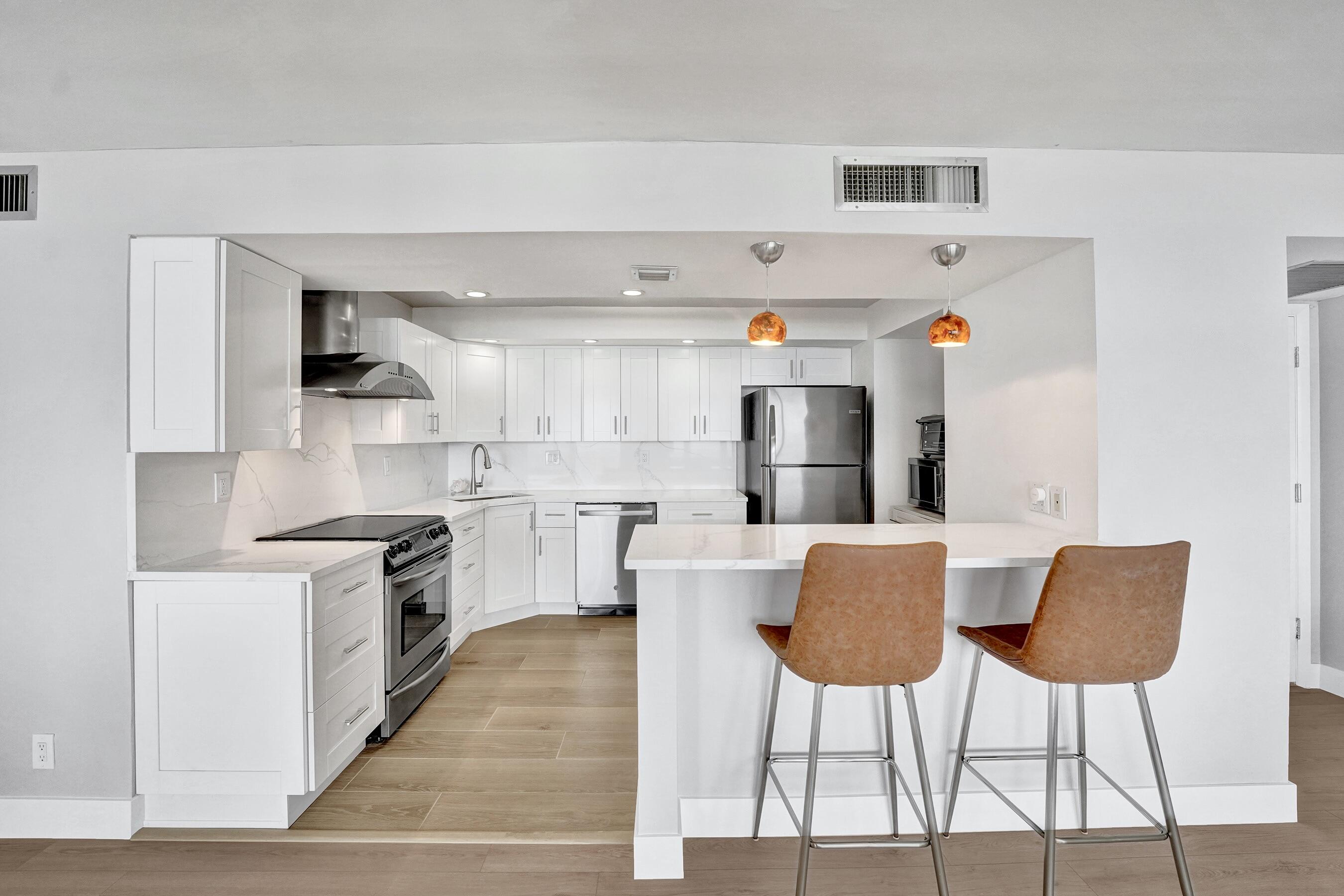 TRAFALGAR TOWERS CONDOMINIUM 2 - Residential