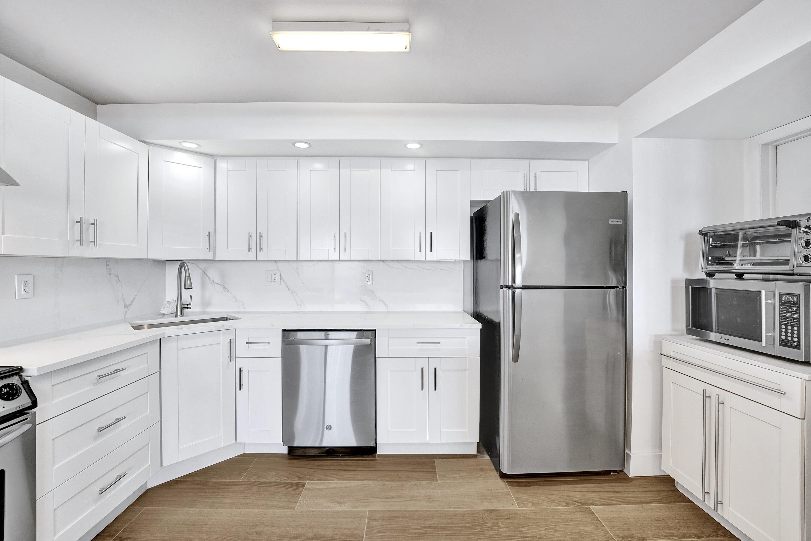 TRAFALGAR TOWERS CONDOMINIUM 2 - Residential