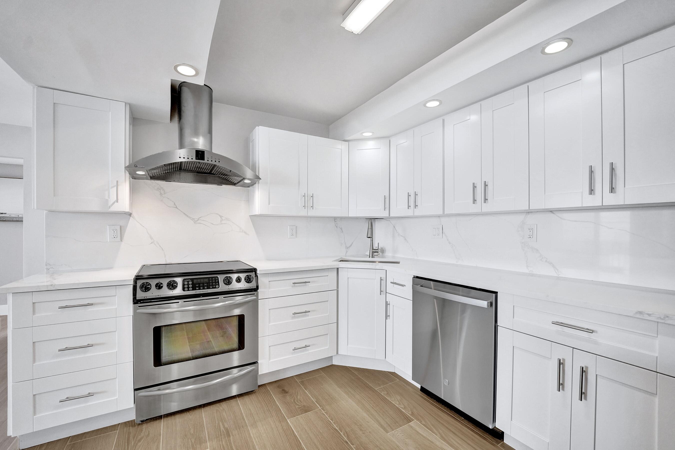 TRAFALGAR TOWERS CONDOMINIUM 2 - Residential