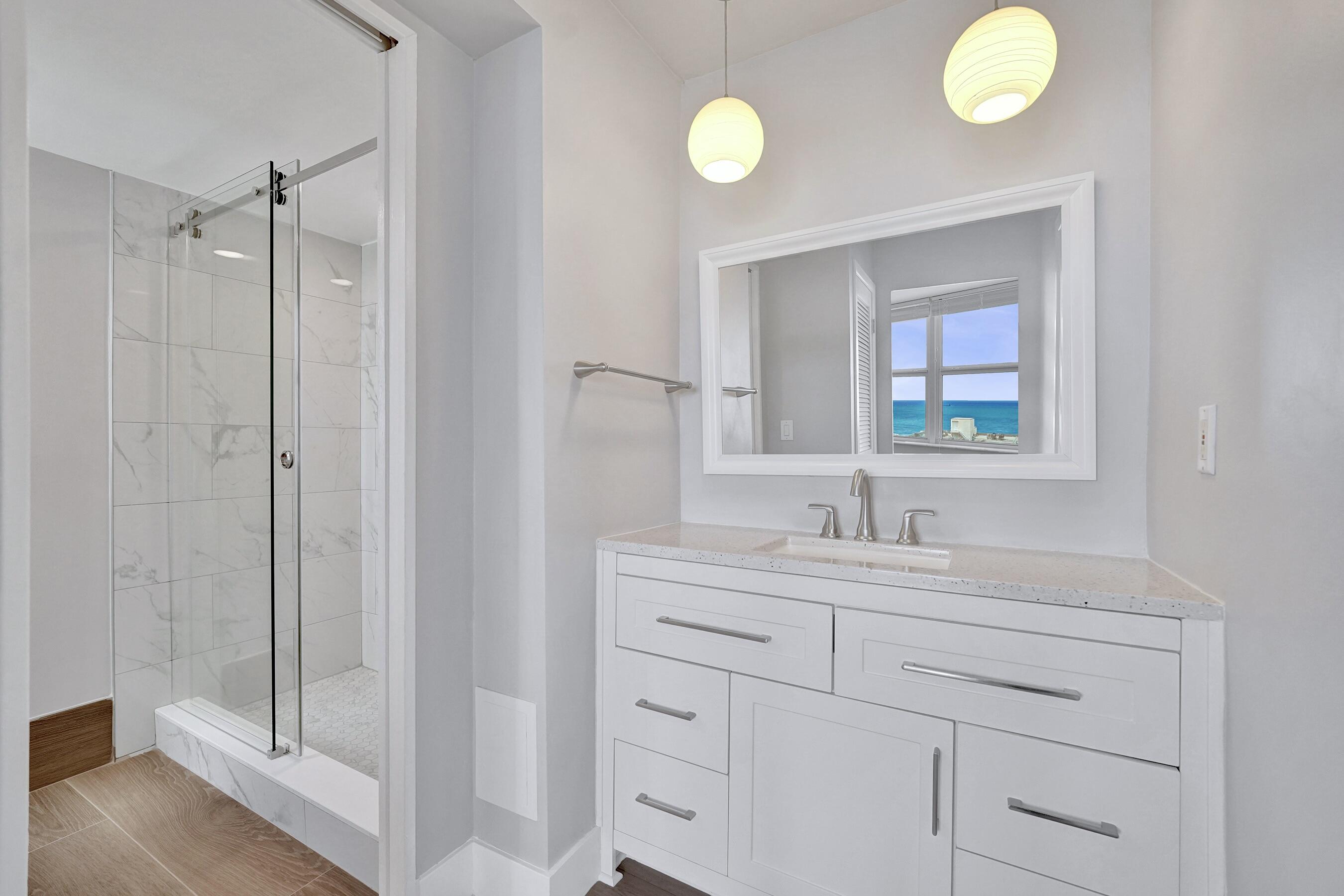 TRAFALGAR TOWERS CONDOMINIUM 2 - Residential