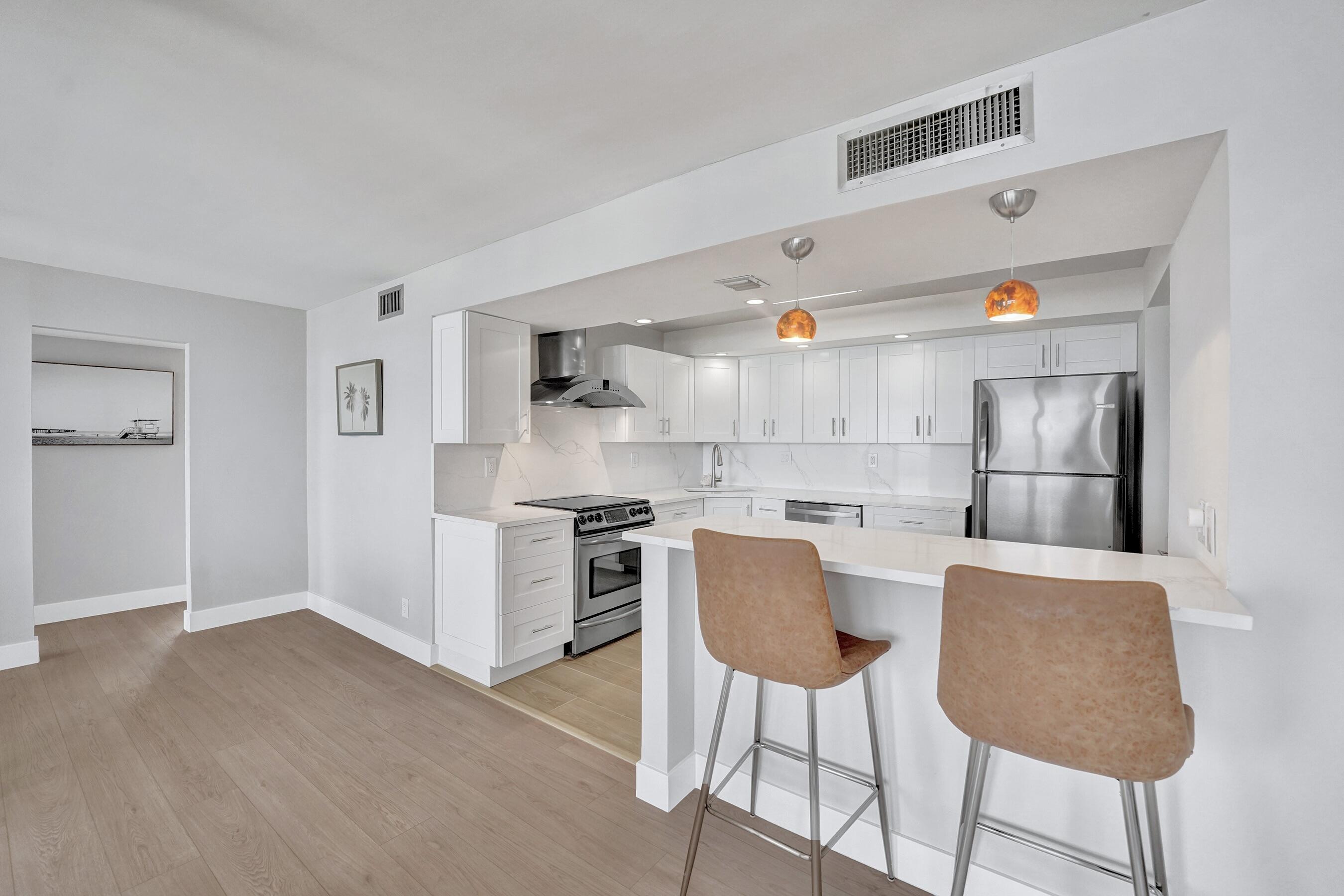 TRAFALGAR TOWERS CONDOMINIUM 2 - Residential