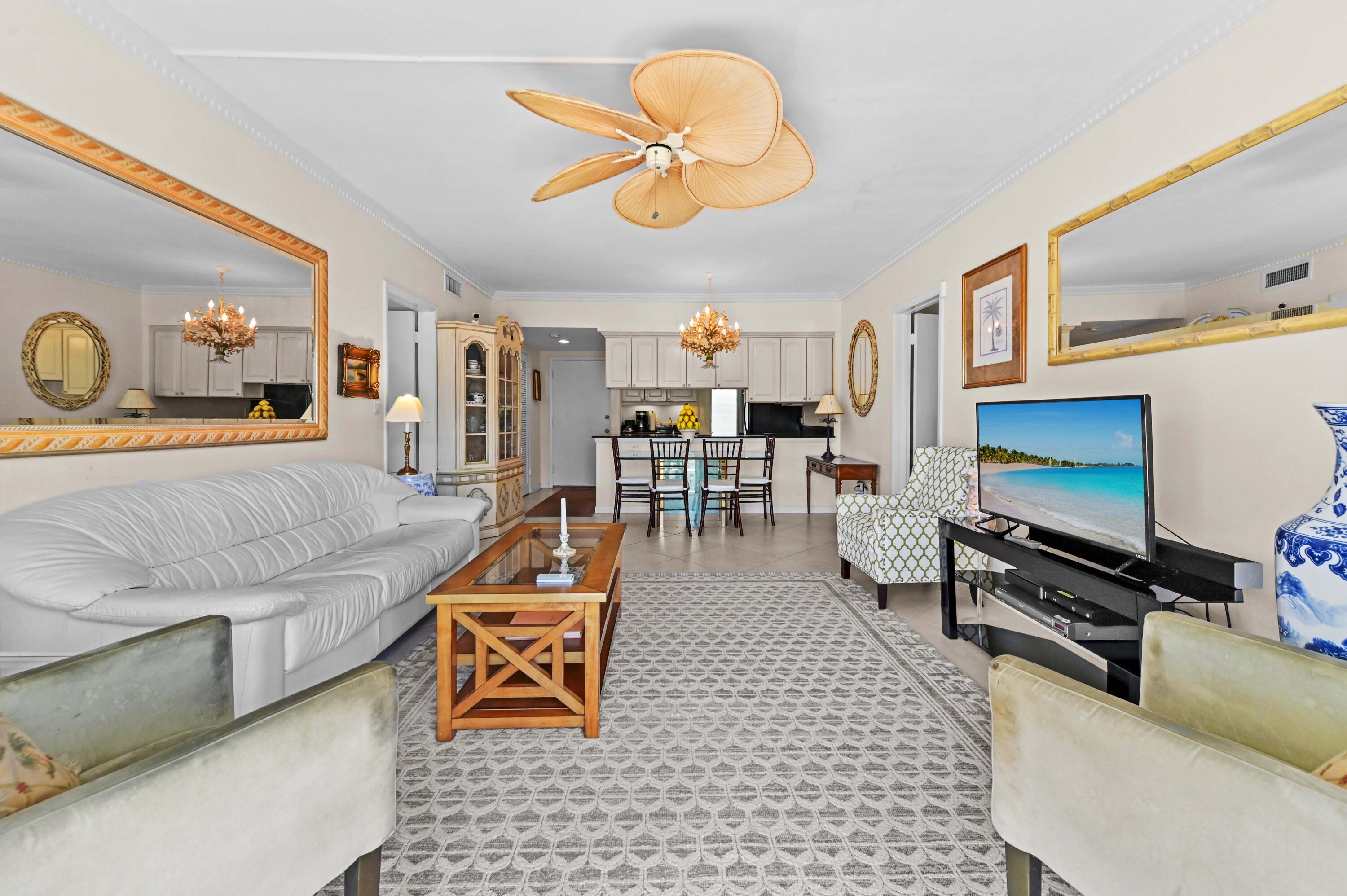 PALM BEACH WHITEHOUSE - Residential