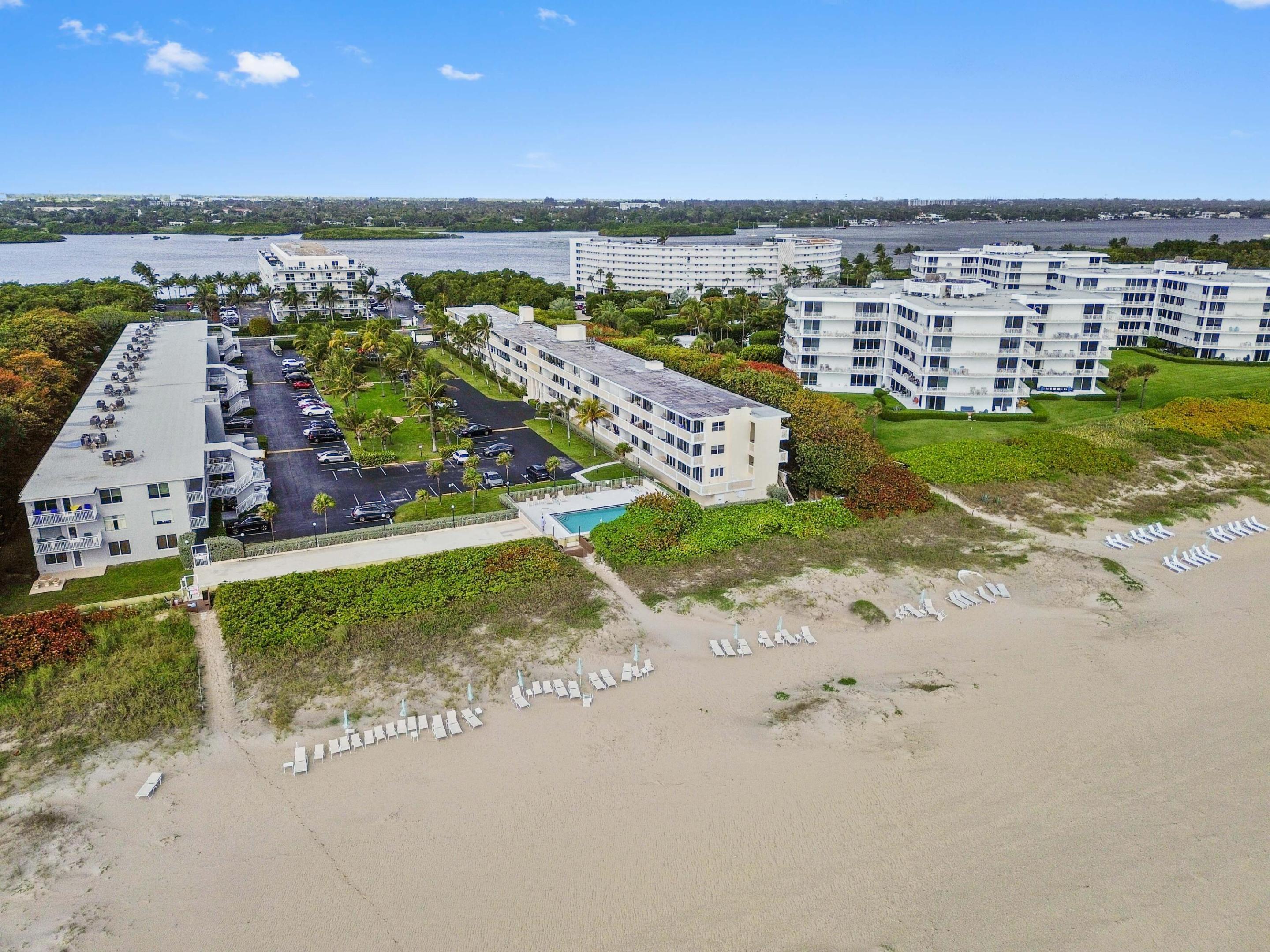 PALM BEACH WHITEHOUSE - Residential