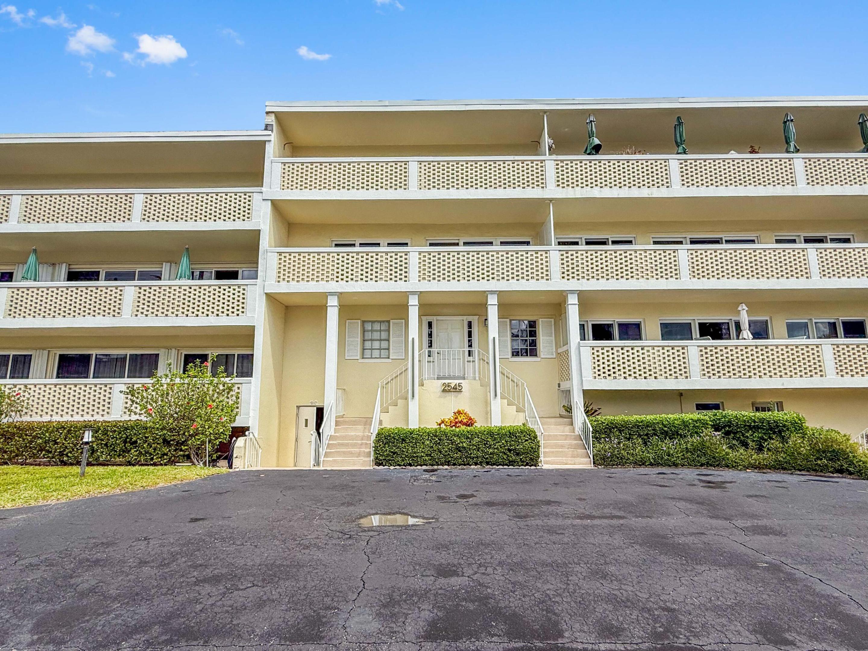 PALM BEACH WHITEHOUSE - Residential