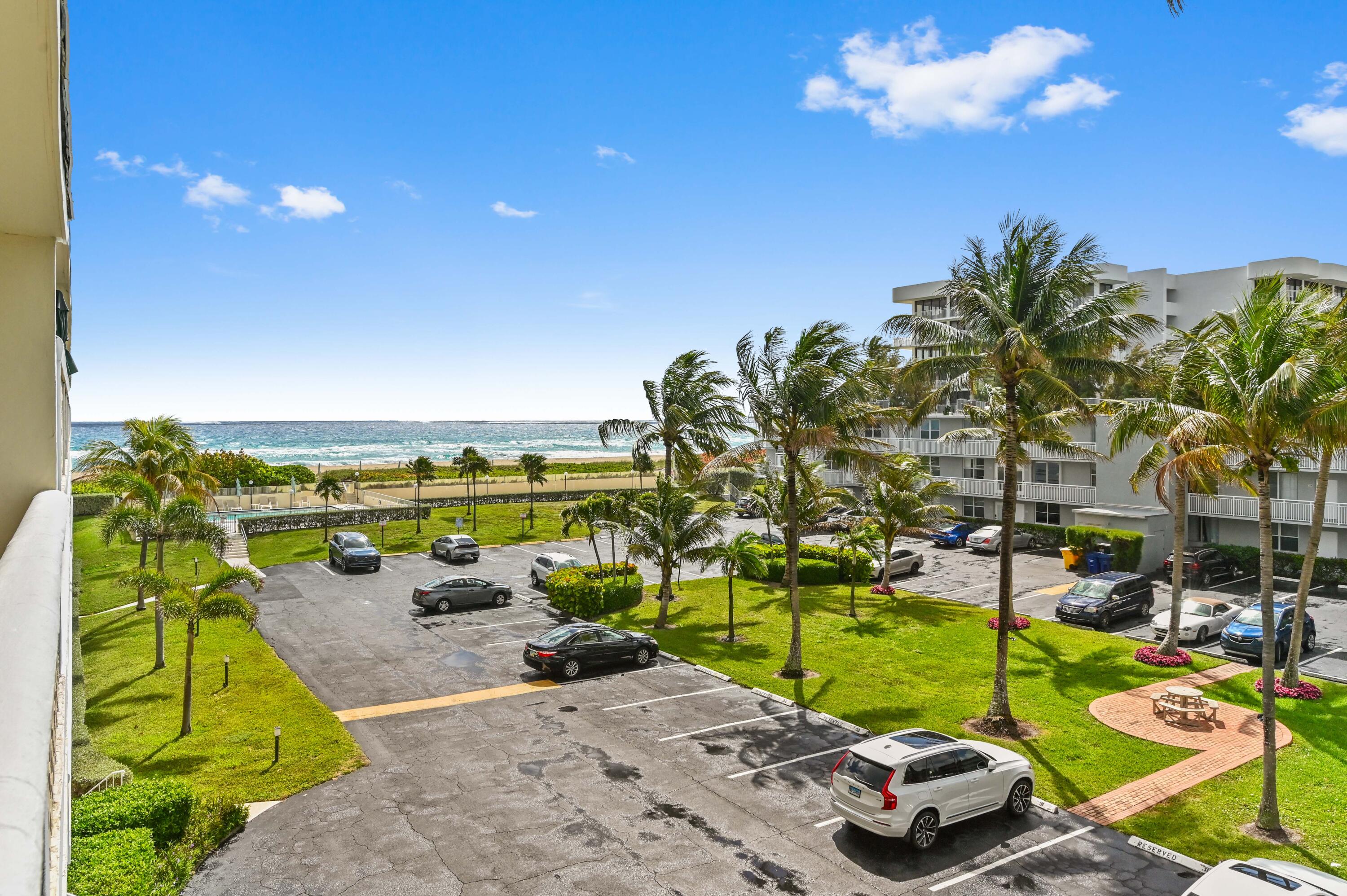 PALM BEACH WHITEHOUSE - Residential