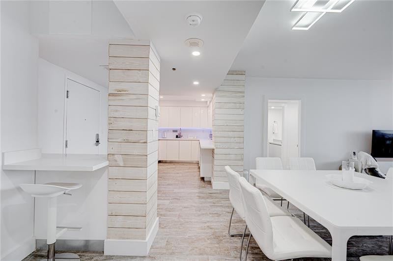 Roney Palace - Residential