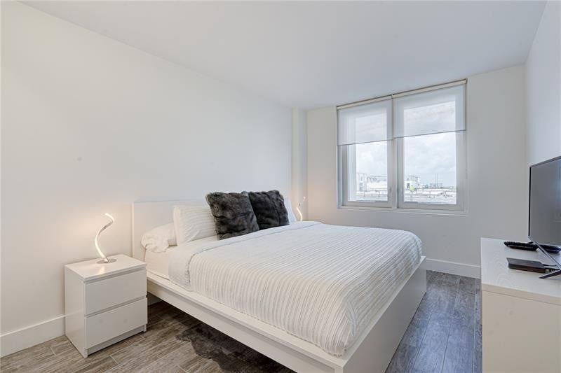 Roney Palace - Residential