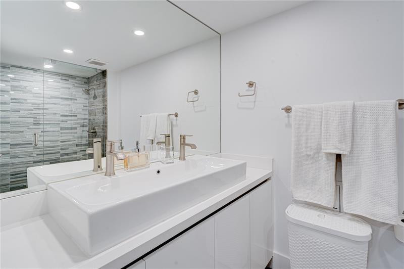 Roney Palace - Residential