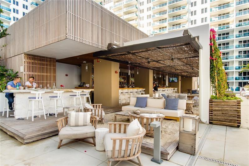 Roney Palace - Residential
