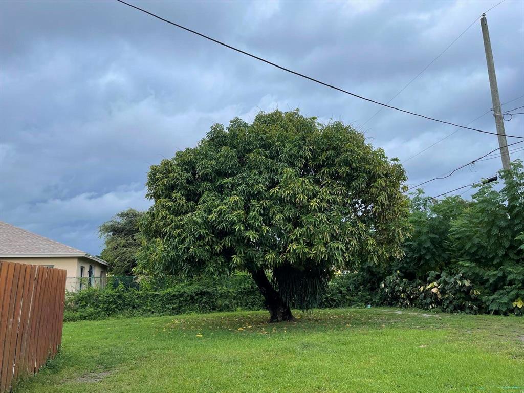 LAKE WORTH TOWN OF - Residential Lease