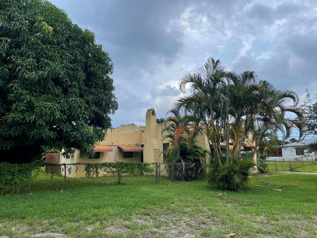 LAKE WORTH TOWN OF - Residential Lease