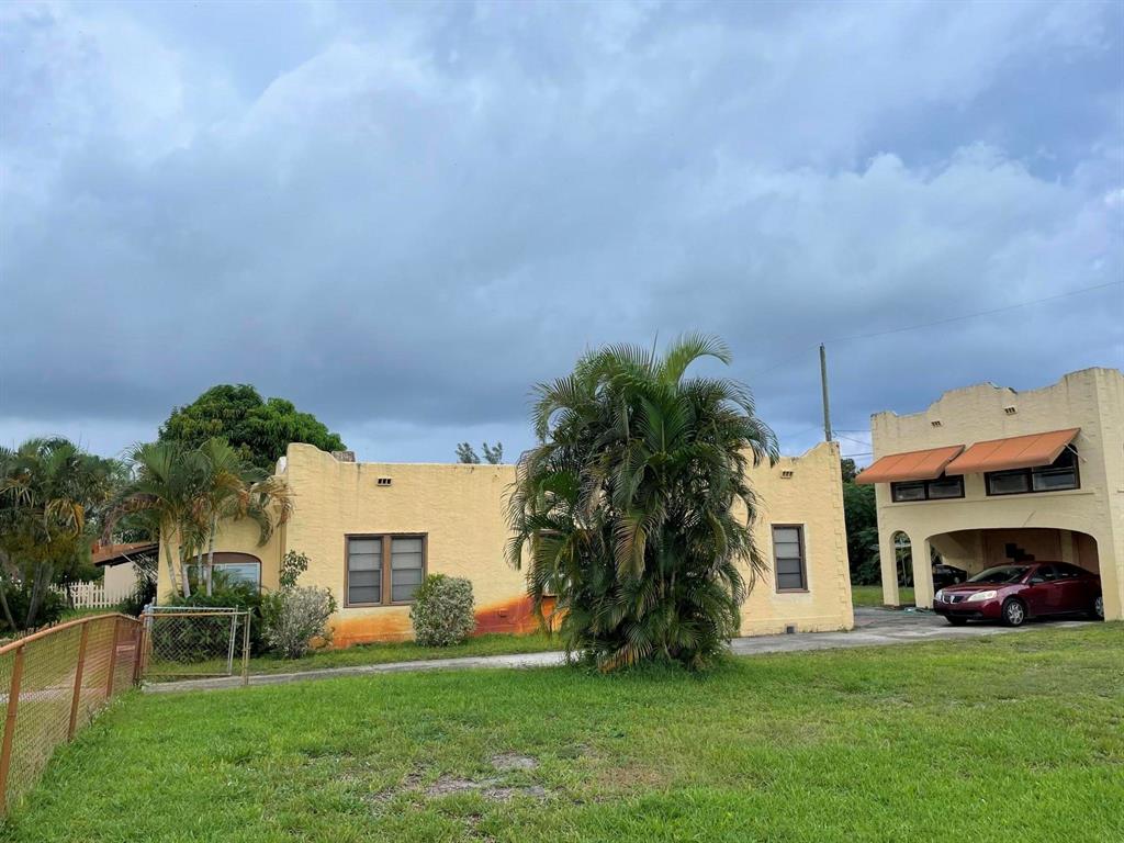 LAKE WORTH TOWN OF - Residential Lease