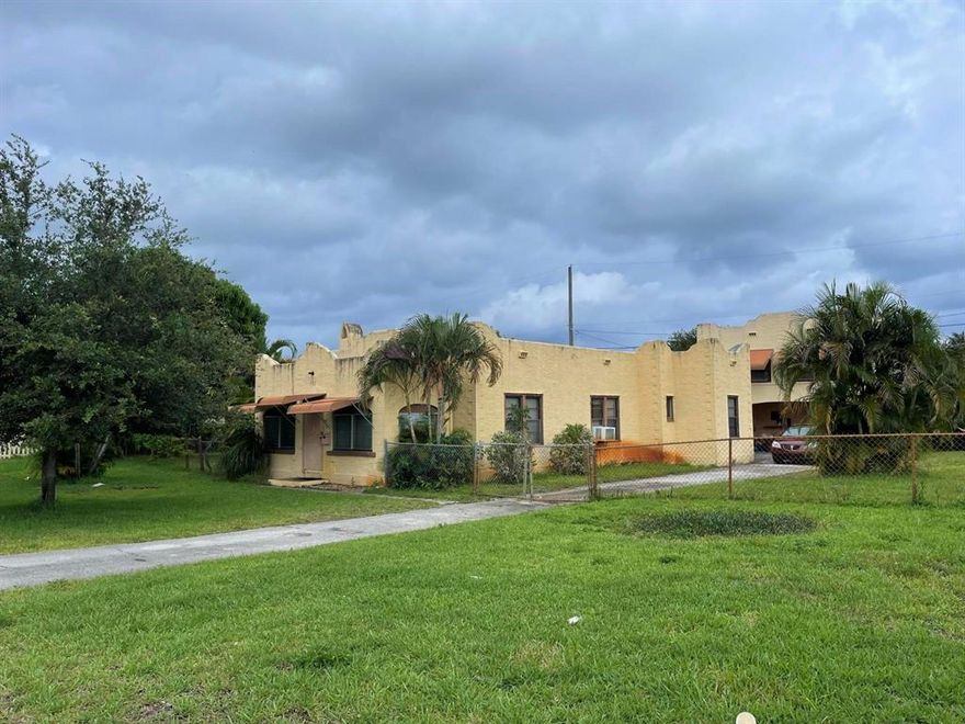 Huge spacious single family home sitting on a massive fenced lot. 3 lots total! Plenty of outdoor space! This is the front main house of the property. Pets allowed. Quick move-in available. Easy  access to Interstate 95 and a short distance to downtown Lake Worth Beach. Call Today.
