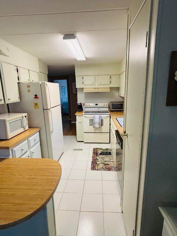 Spanish Lakes Golf Village - Residential