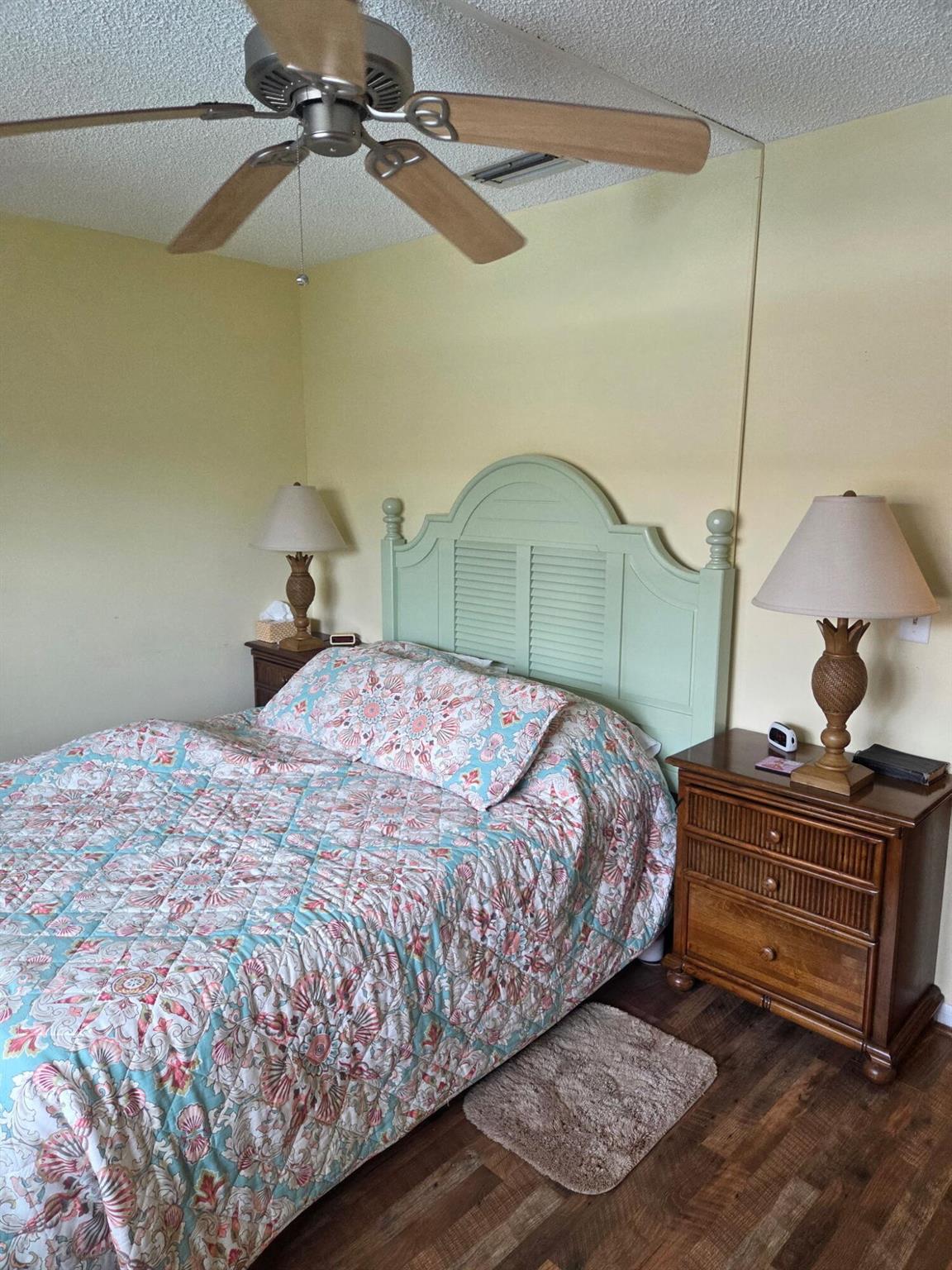 PINETREE VILLAGE - Residential