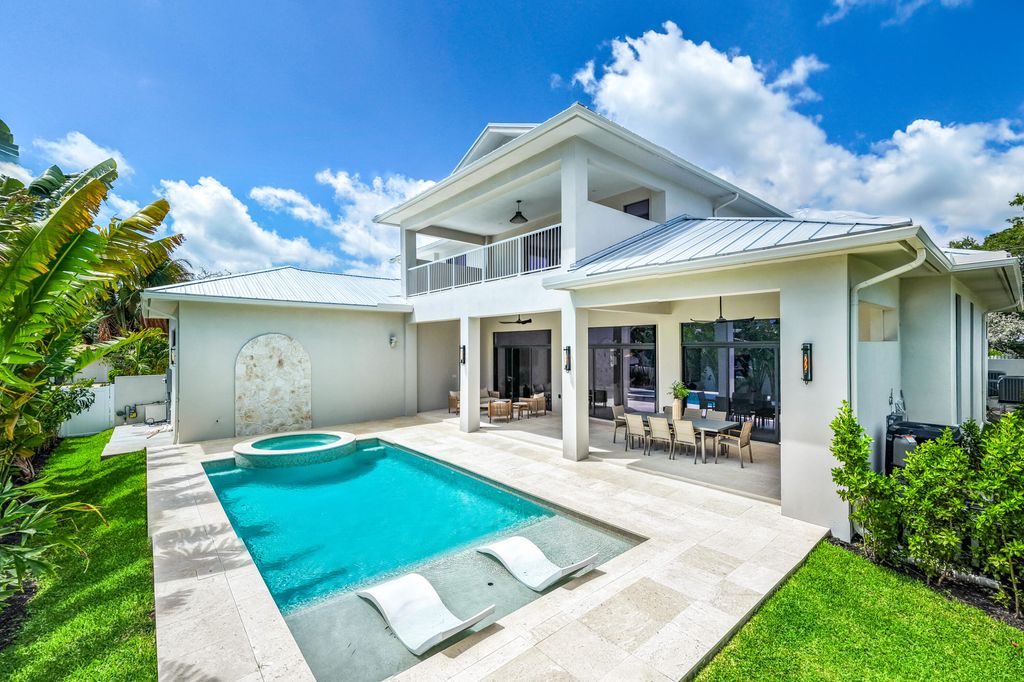 Photo of 1701 N Swinton Avenue, Delray Beach, FL 33444 (MLS # B26015249)