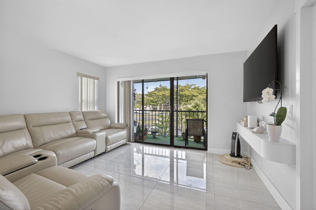 Photo of 1115 Green Pine Boulevard #D2, West Palm Beach, FL 33409 (MLS # R11168936)