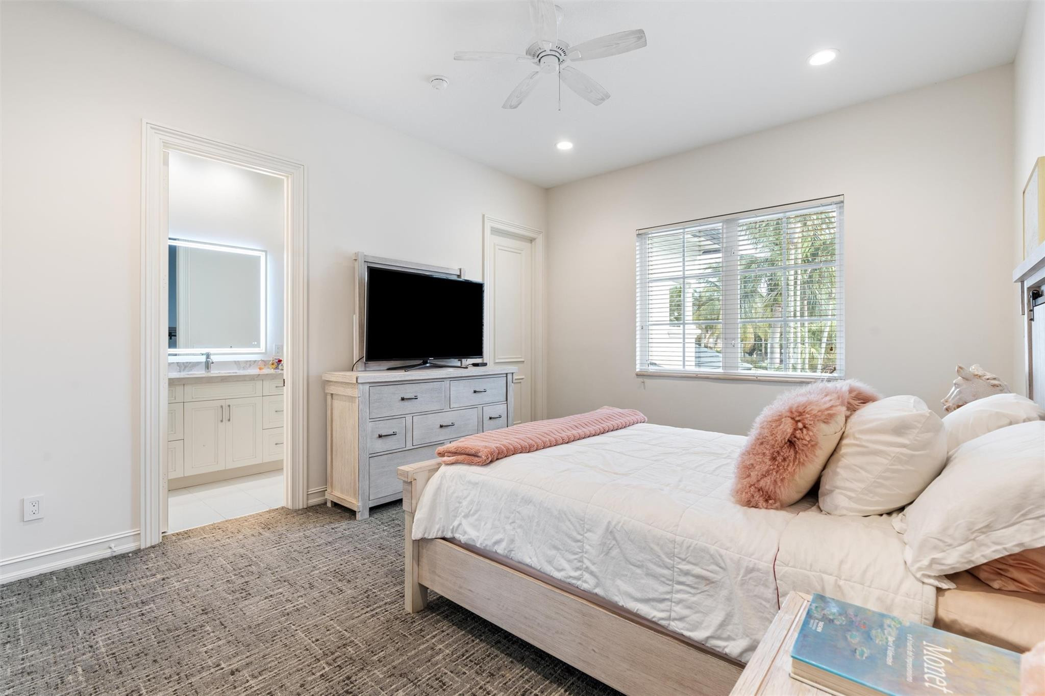 ENCLAVE - Residential