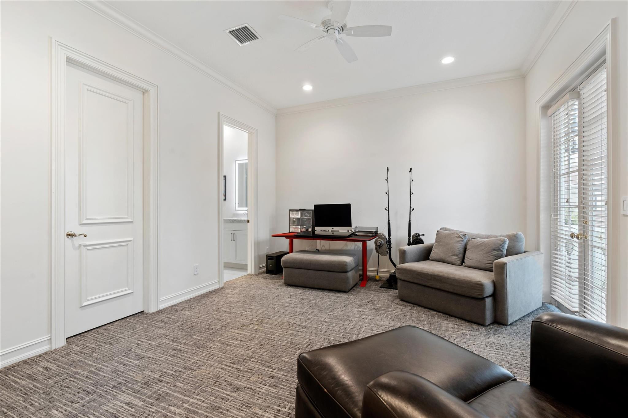 ENCLAVE - Residential