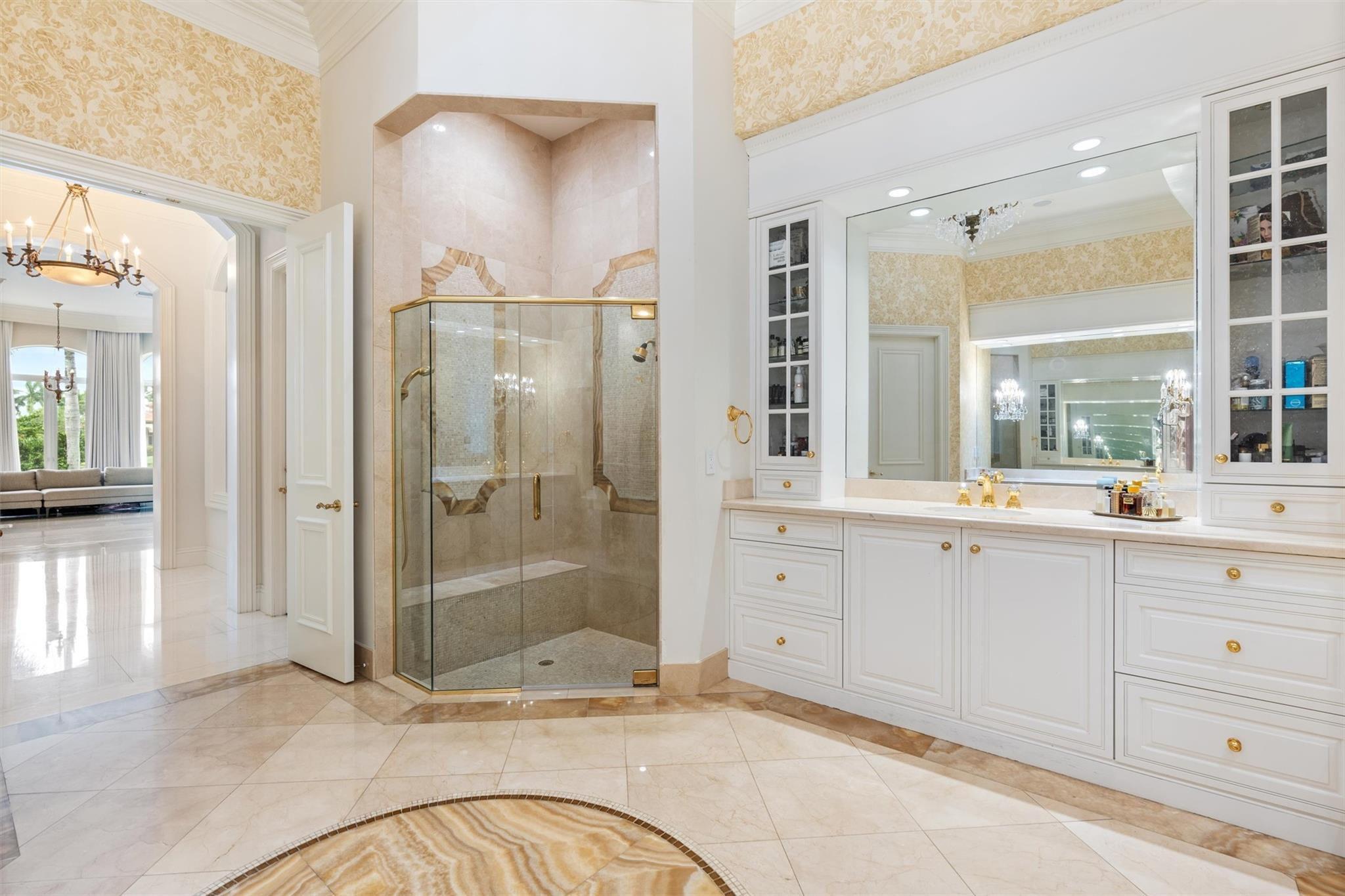 ENCLAVE - Residential