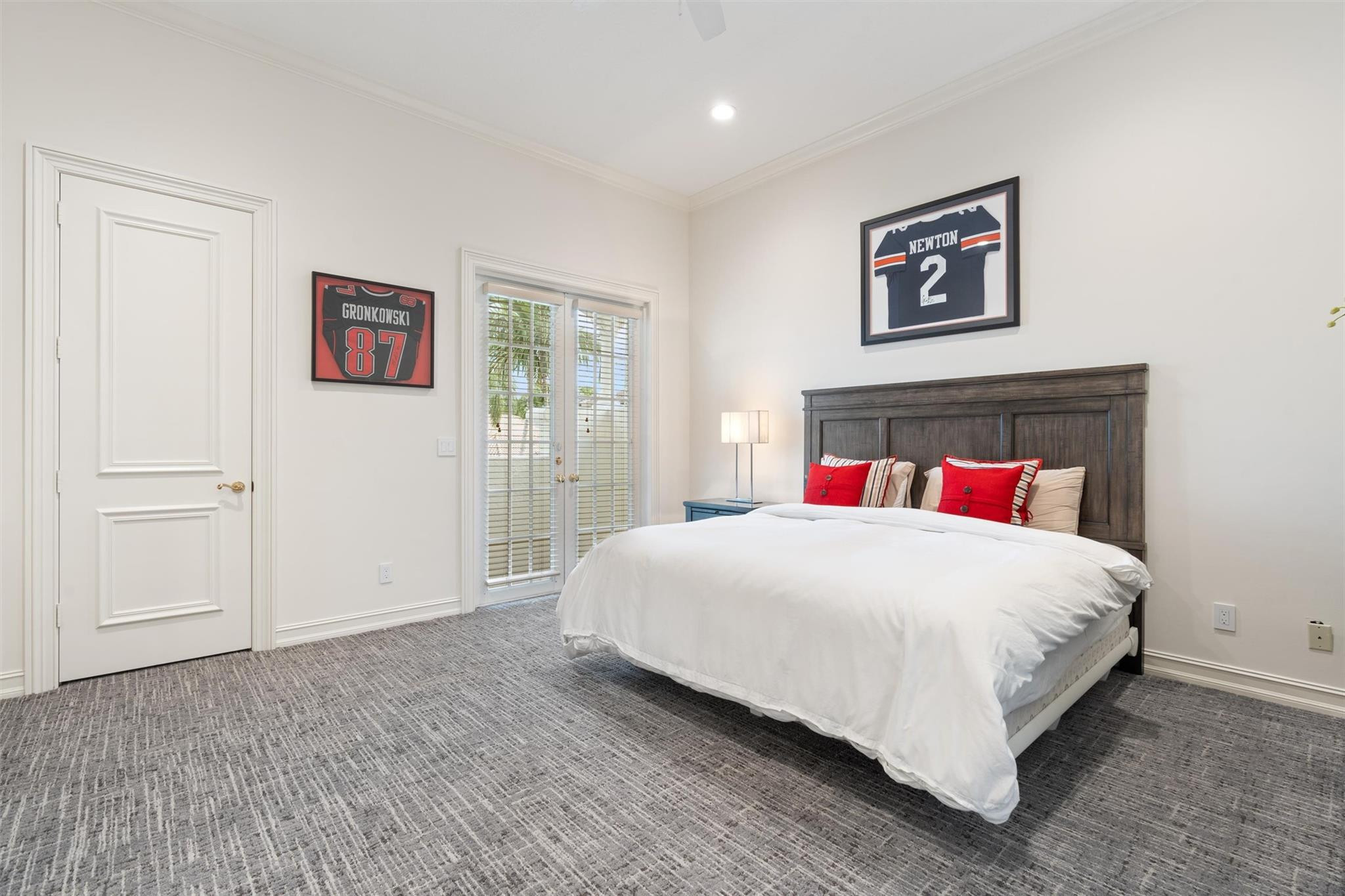 ENCLAVE - Residential