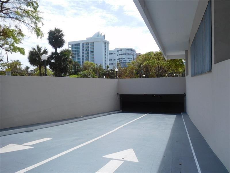 EMERALD TOWER CONDO - Residential