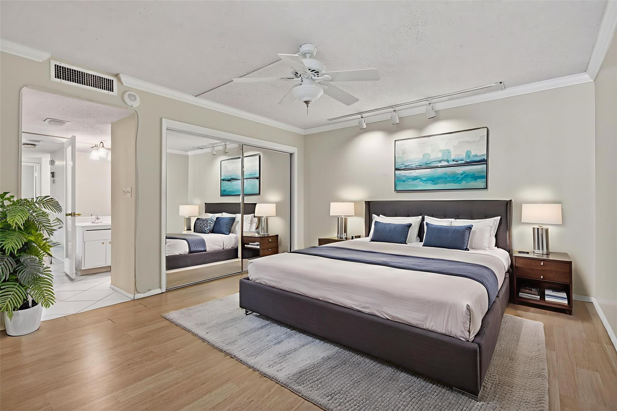 EMERALD TOWER CONDO - Residential