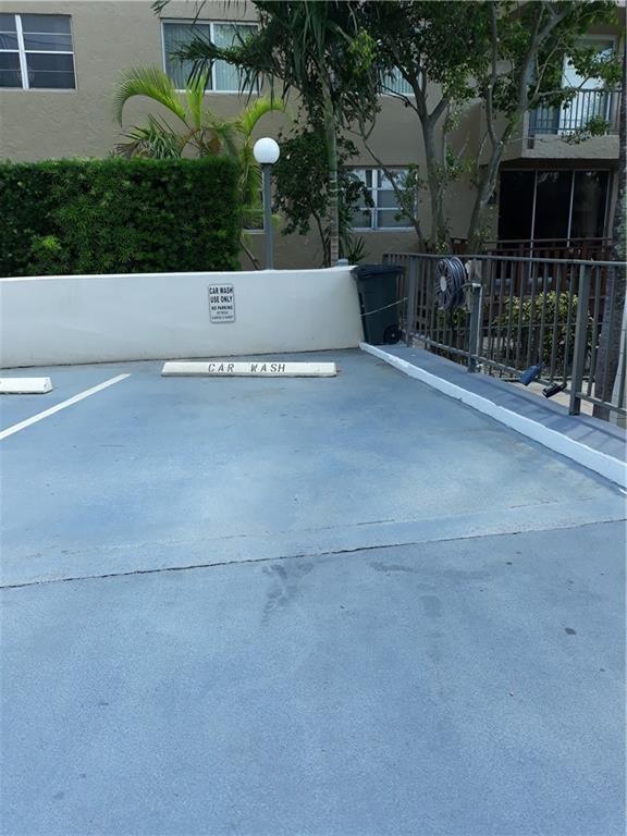 EMERALD TOWER CONDO - Residential