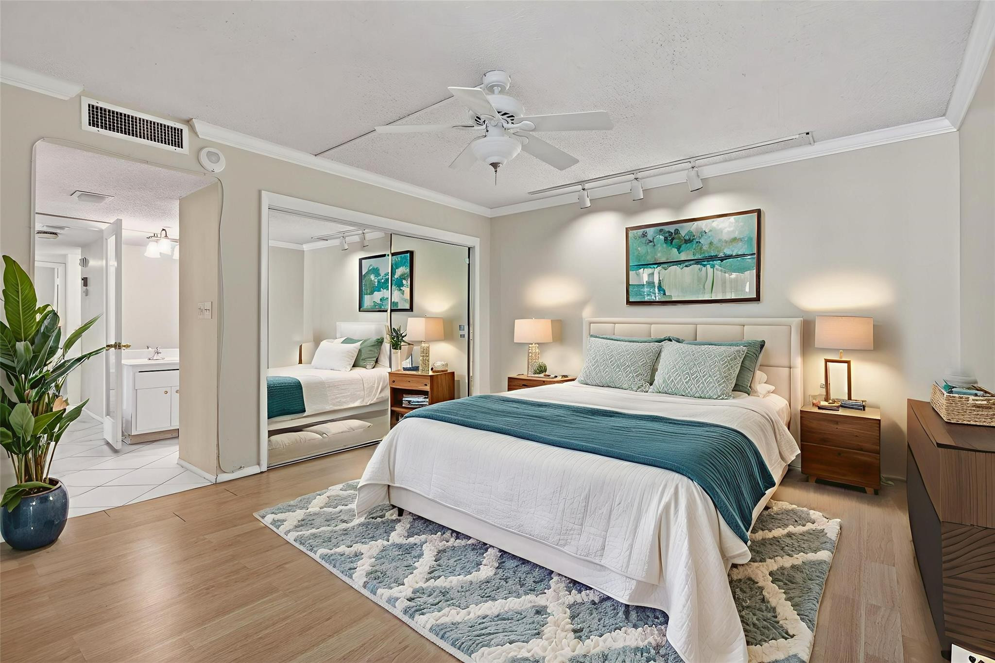 EMERALD TOWER CONDO - Residential