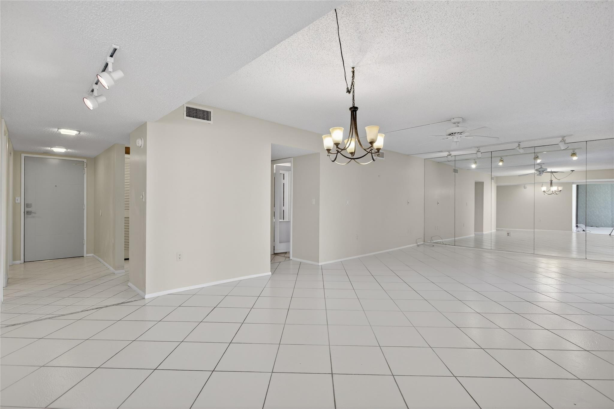 EMERALD TOWER CONDO - Residential