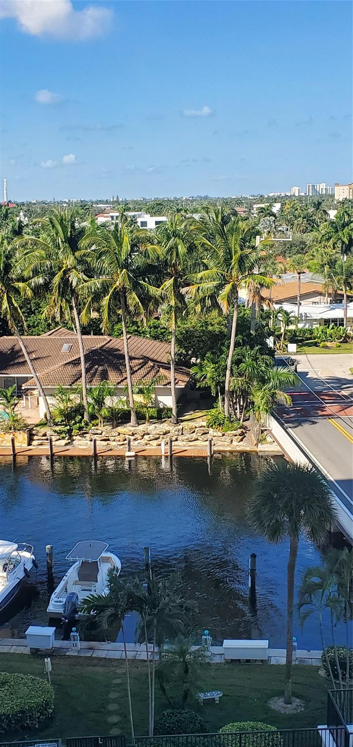 EMERALD TOWER CONDO - Residential