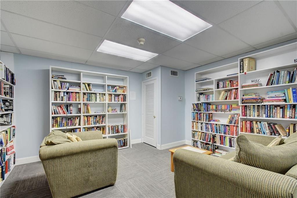 EMERALD TOWER CONDO - Residential