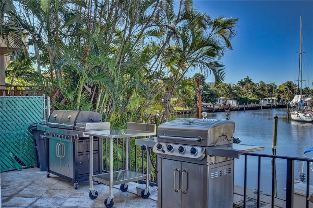 EMERALD TOWER CONDO - Residential