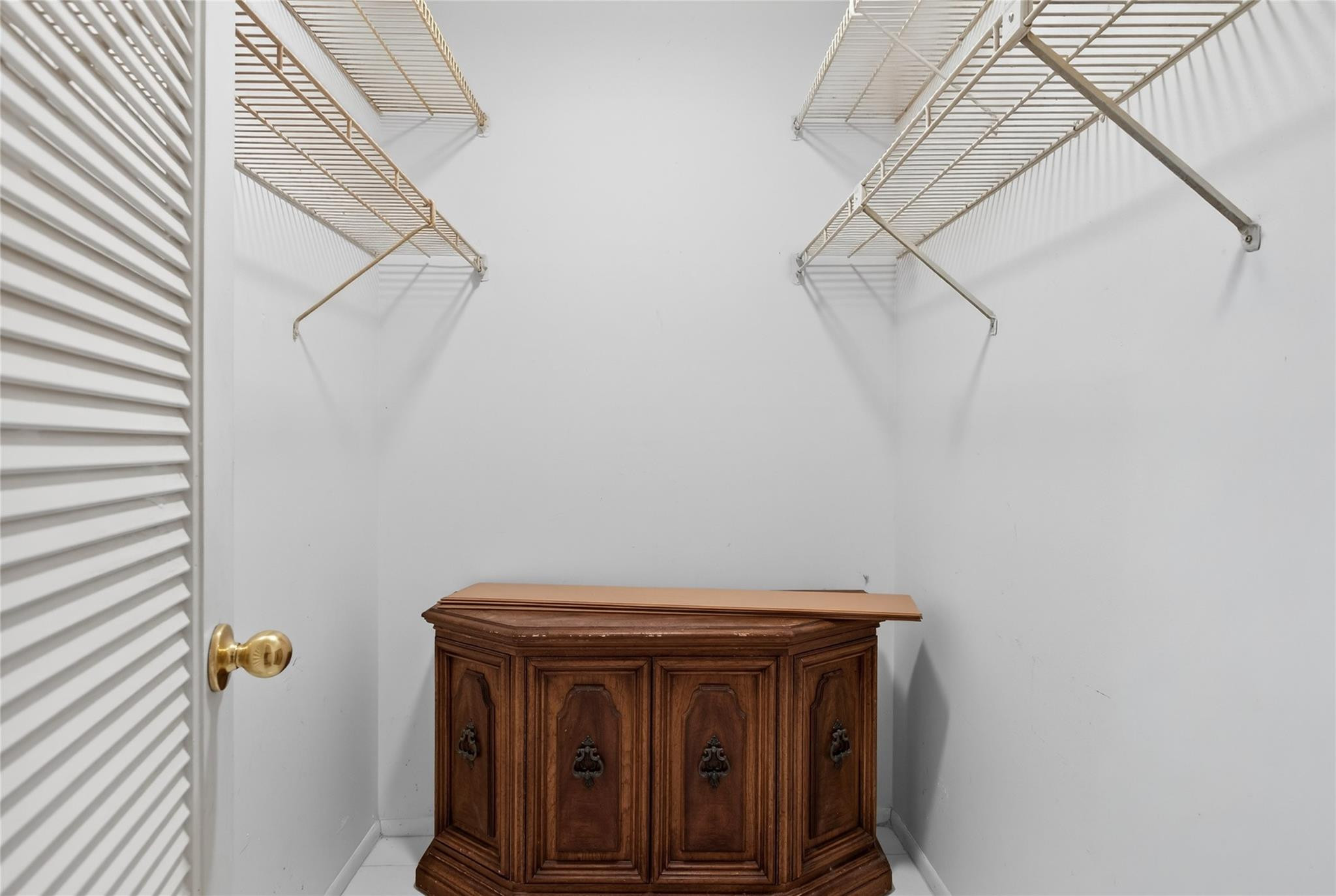 EMERALD TOWER CONDO - Residential