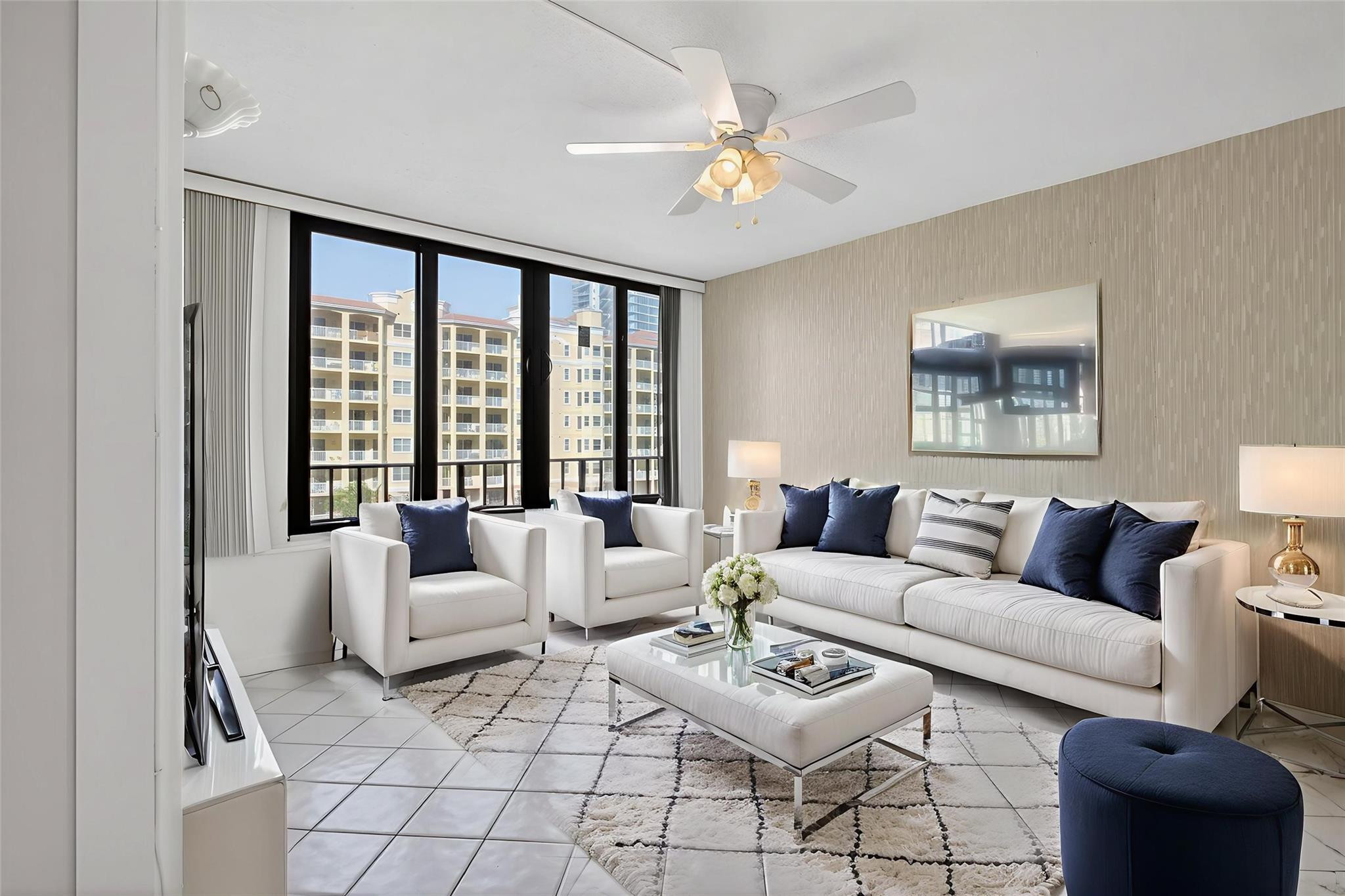 EMERALD TOWER CONDO - Residential