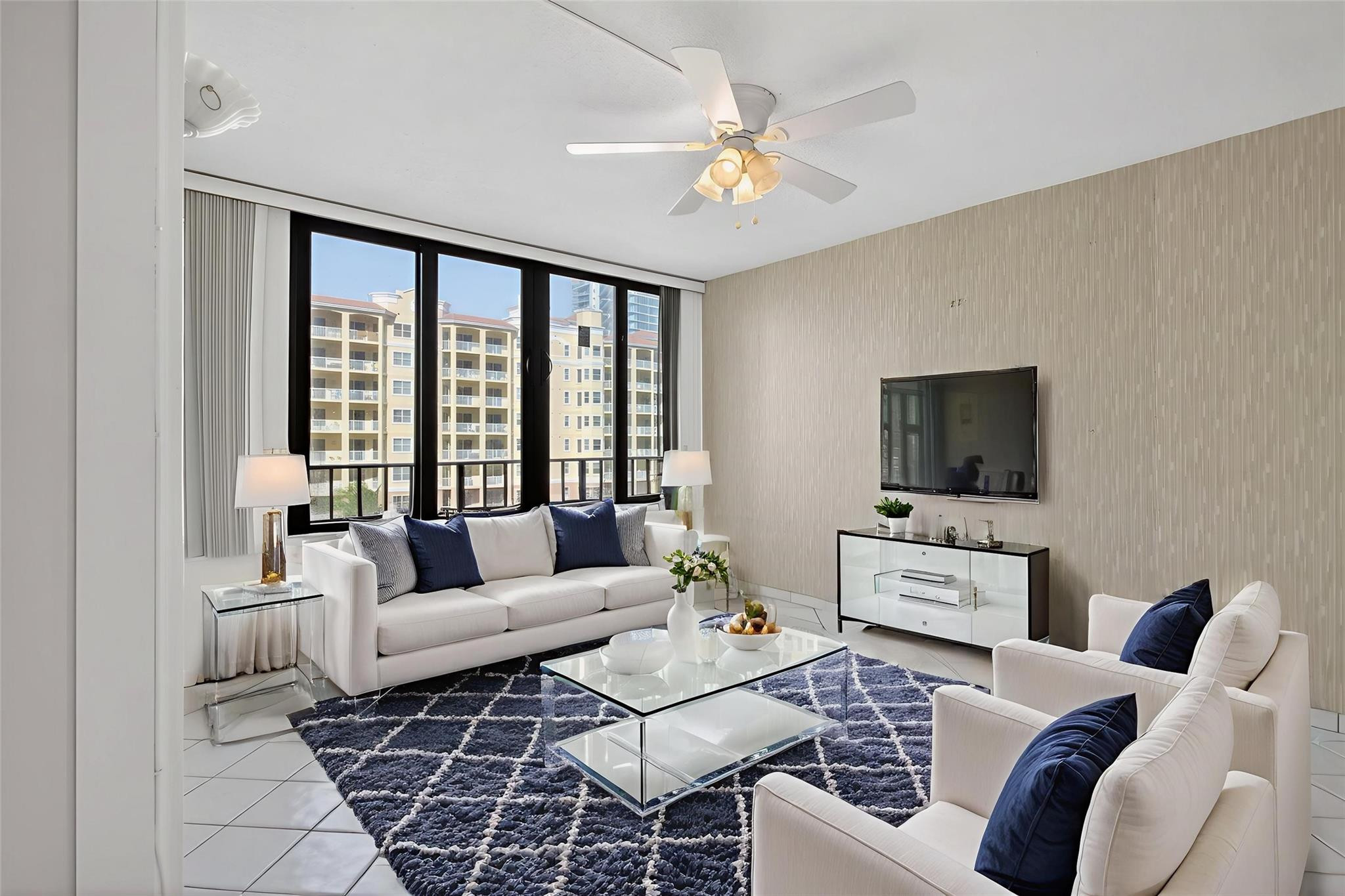 EMERALD TOWER CONDO - Residential