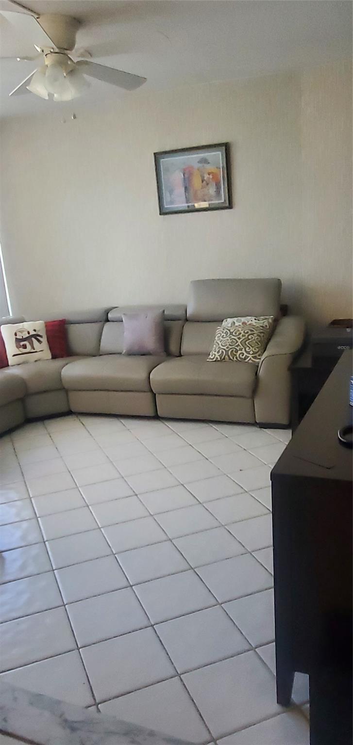 EMERALD TOWER CONDO - Residential