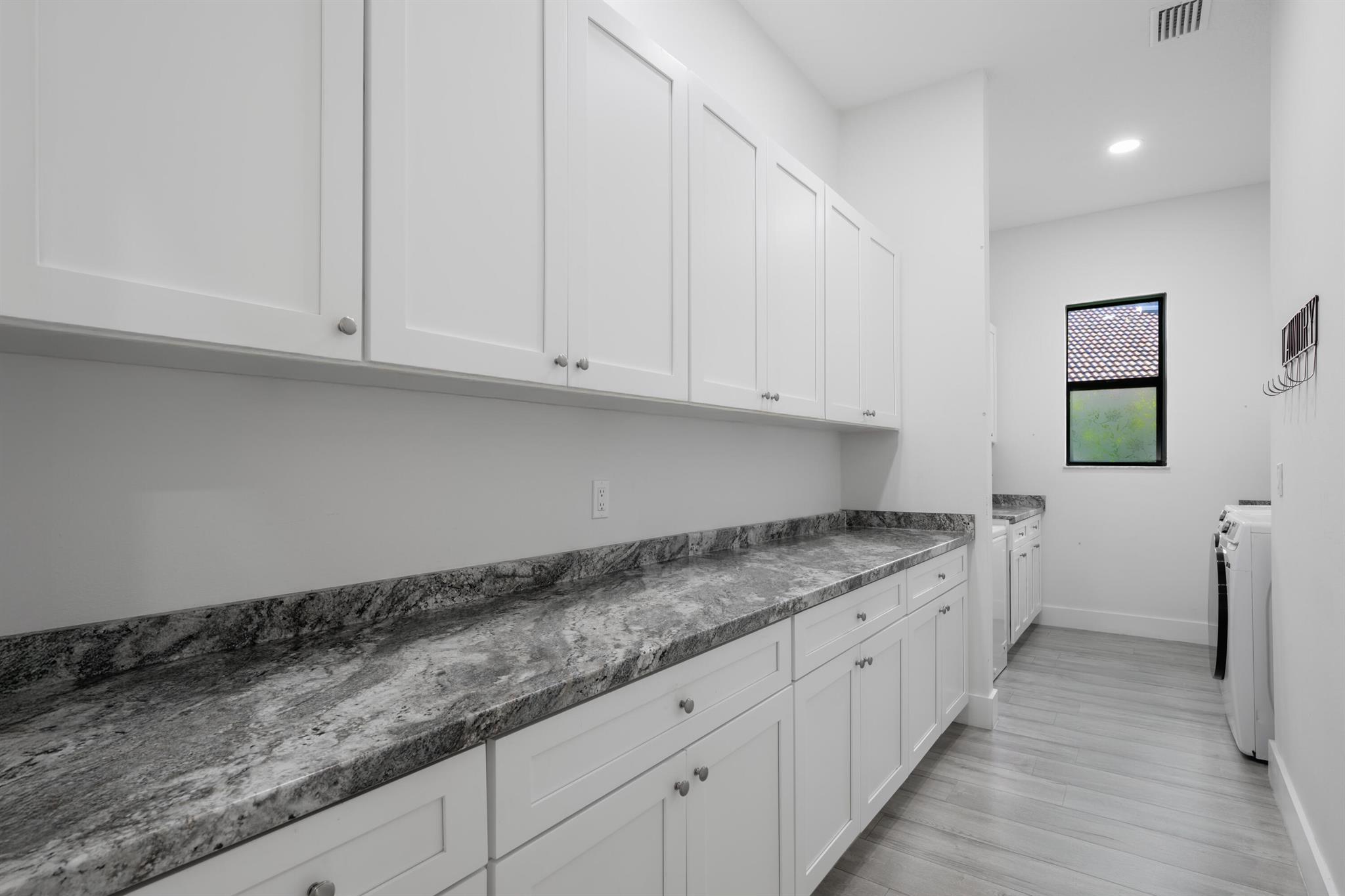 COUNTRY CLUB ESTATES PARC - Residential