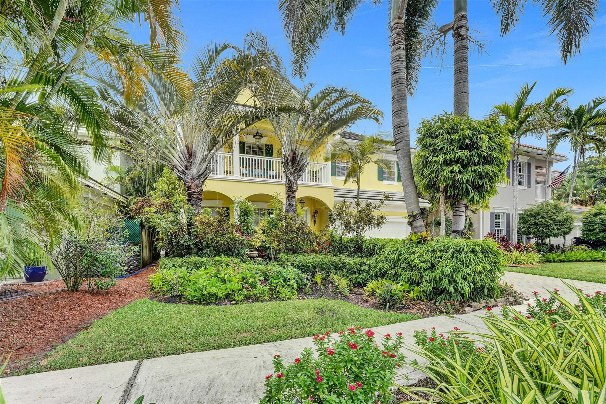 MUST SEE TO APPRECIATE! This grand estate 4bed/4bath home with over 3,000 sq feet of living space, features impact glass, travertine flooring, loft(5th bedroom option), 2 car garage with custom storage and 10 ft ceilings. Custom open concept kitchen with granite countertops and backsplash. Enormous primary suite features natural light and a trayed ceiling, double walk in closets and a spa like ensuite with twin sinks and private commode. Private balcony off Primary bedroom. One bedroom located on 1st floor with a private patio. The 2nd floor balcony connects a bedroom and the loft. Laundry room on 2nd floor. Located 2 blocks from Wilton Drive's restaurants, bars and shopping district, as well as Richardson Historic Park and preserve. This is a magnificent home in a fabulous neighborhood.